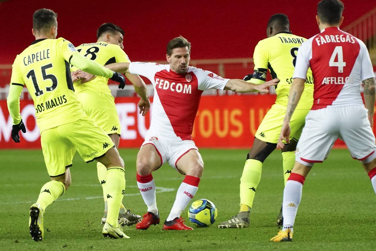 星空体育官网-皇家社会内部会议纪要流出：赛后队长鼓劲，欧冠使命明确，球探报告显示潜力的简单介绍